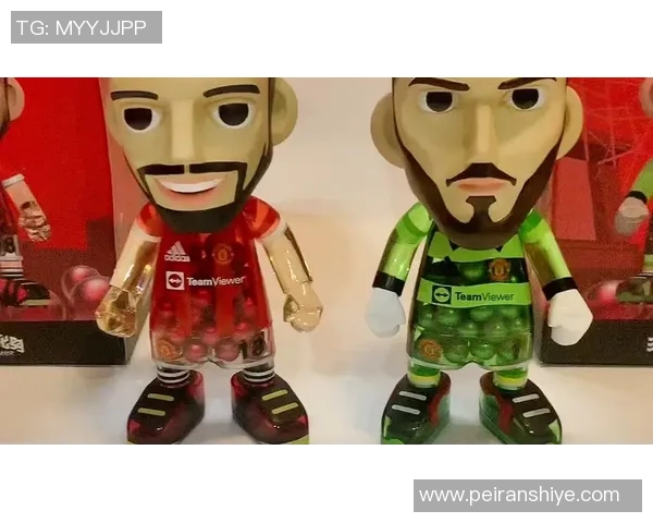 足球明星人偶摆件精美展示让您感受足球魅力与明星风采的完美结合